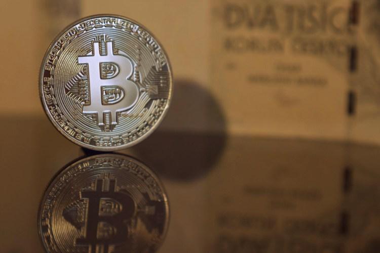 以下是比特币价格上次在十月份收跌时发生的情况
